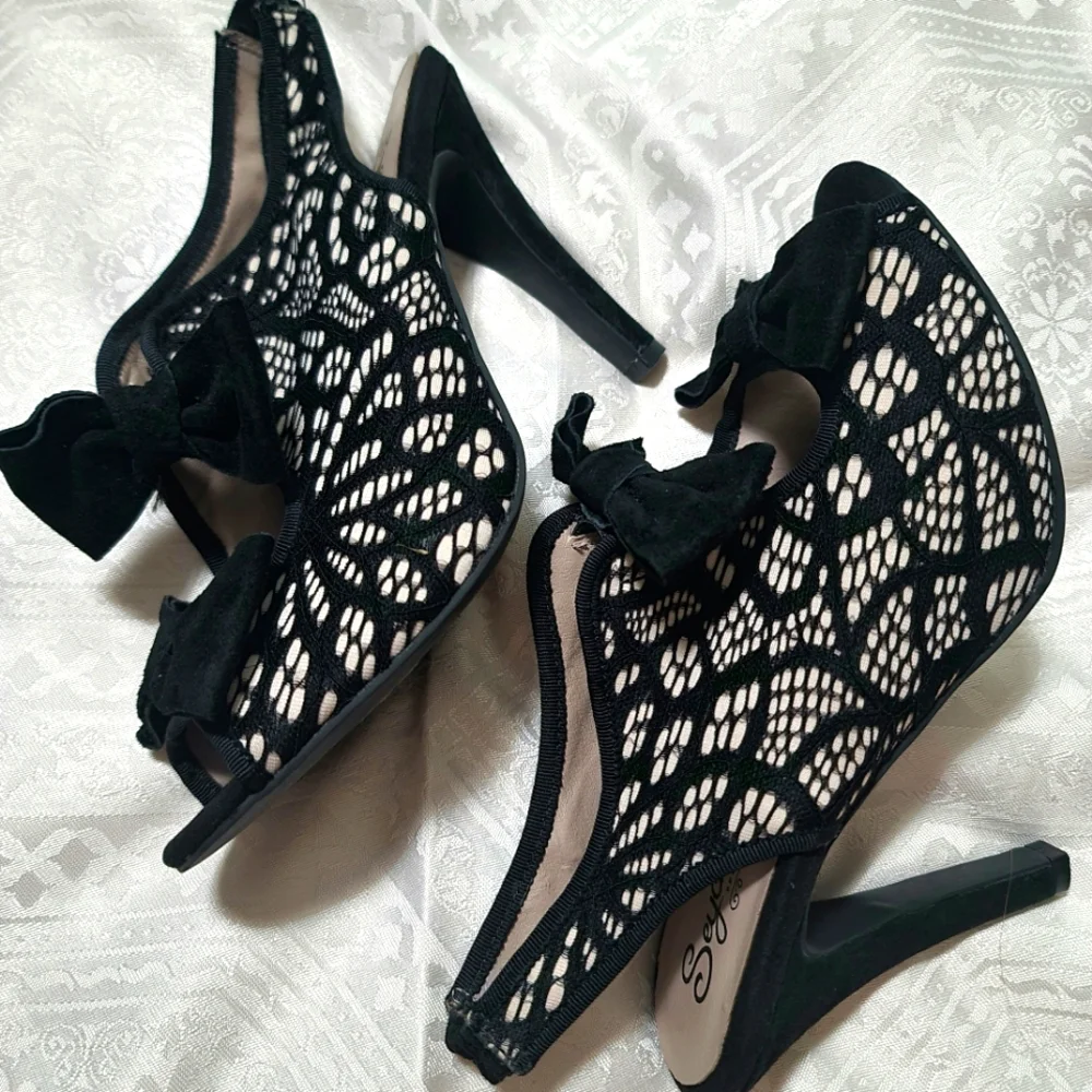 Seychelles Special Edition Black Slingback Bowed Stiletto Pumps Size 7 - Picture 4 of 8